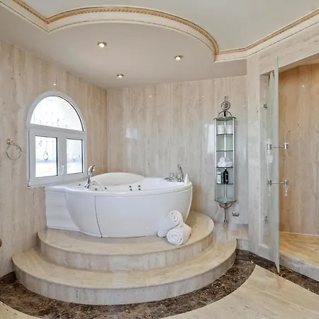 Luxury Bellagio (adults Only) *